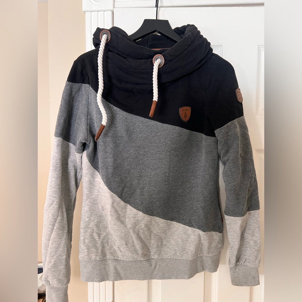 Wanakome Black and Gray Hoodie
